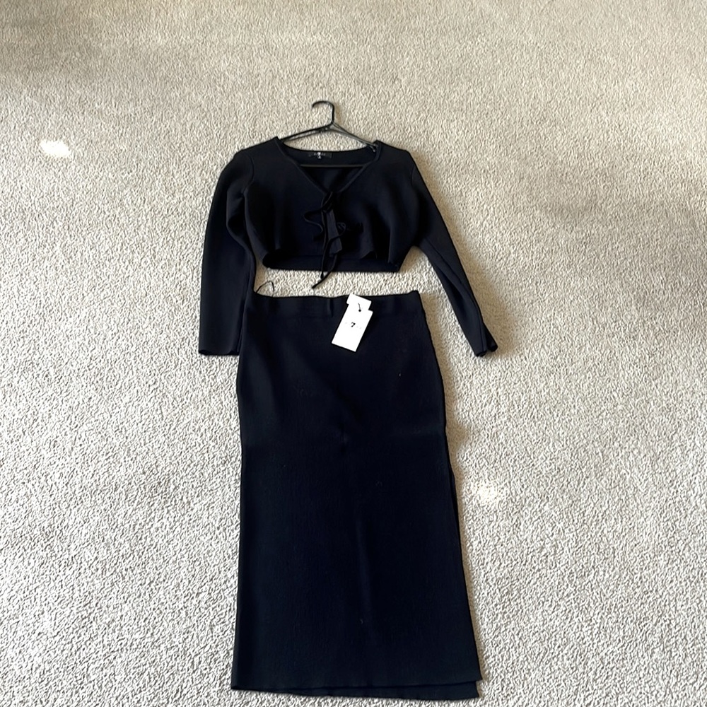 Two pc set split thigh skirt 😍